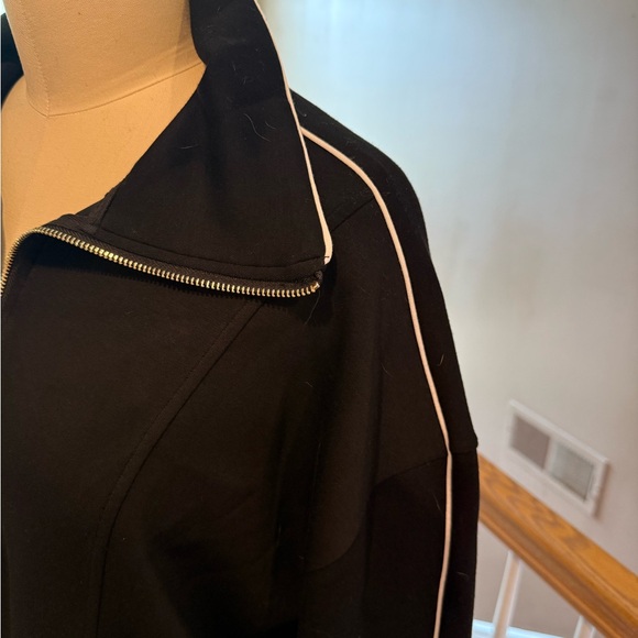 NWT- Elie by Tahari- Black Half-Zip Sweater with white pinstripe detailing- XL - Picture 6 of 12